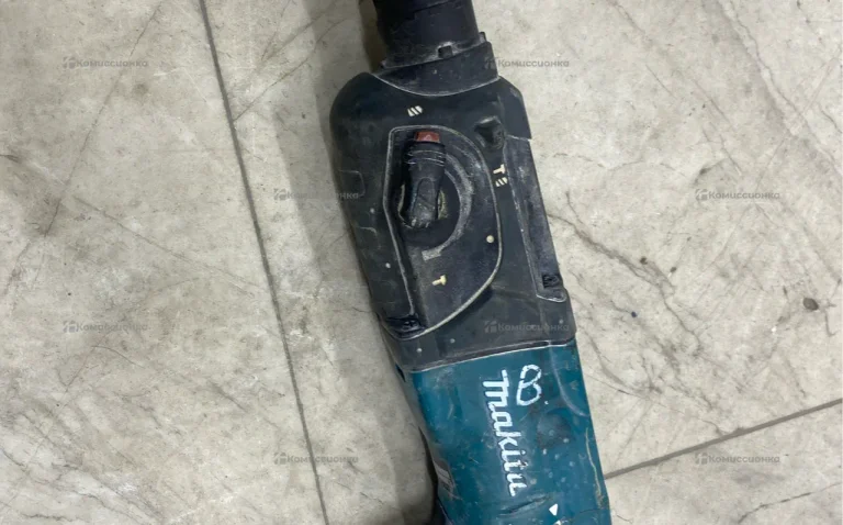 Перфоратор HR2470.
