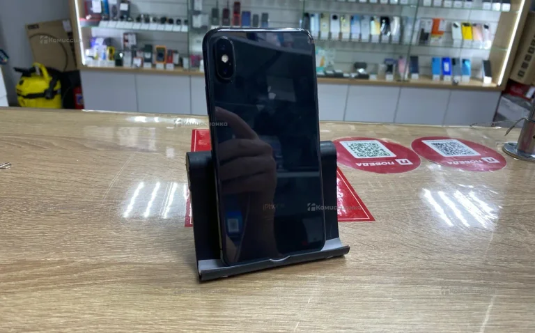 Apple iPhone X 3/64 ГБ