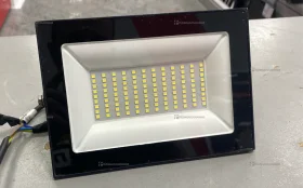 Прожектор 100Вт с кабелем