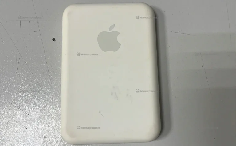 Повербанк Apple