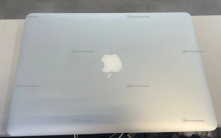 MacBook Air 13 (2017)