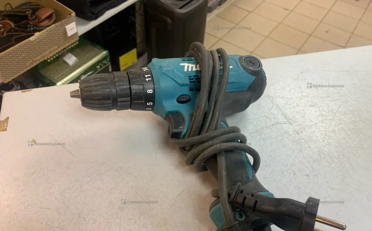 Сетевая дрель шуруповерт Makita DF0300