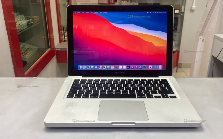 Ноутбук  apple nacbook pro 13 2010 core 2 duo 4gb