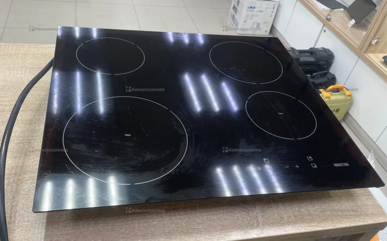 Индукционная плита Electrolux EHH56240IK