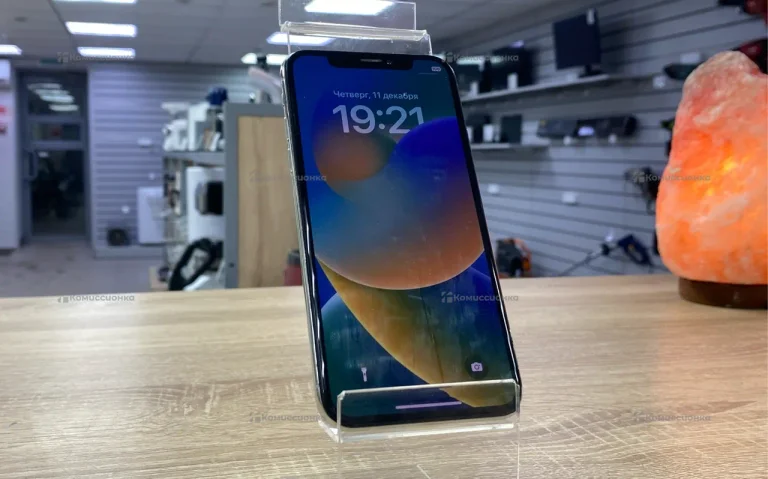 Apple iPhone X 3/64 ГБ