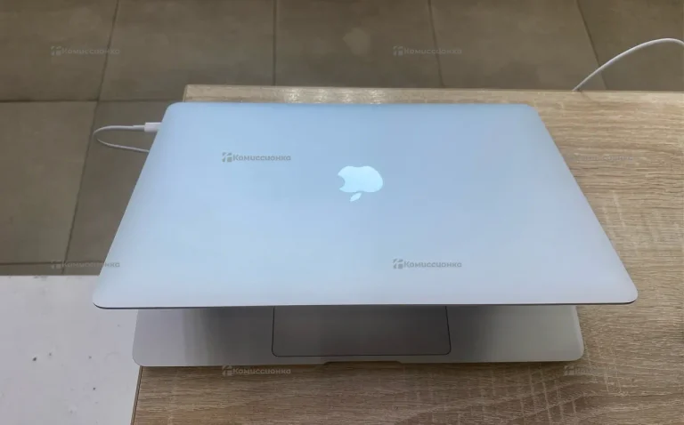 Ноутбук MakBook Air M1 2020 13 8/256