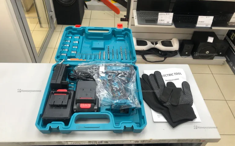 Шуруповерт Makita реп. с набором