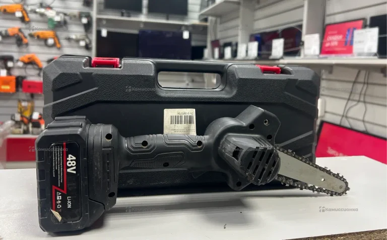 Кусторез аккумуляторный