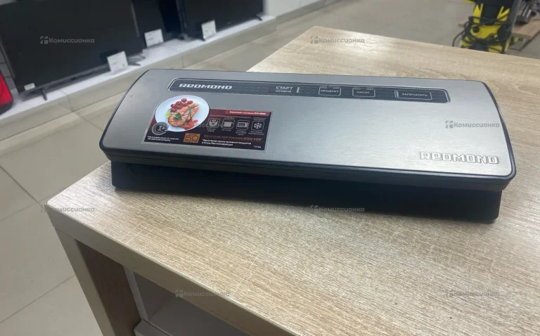 Вакуумный упаковщик Redmond RVS-M020