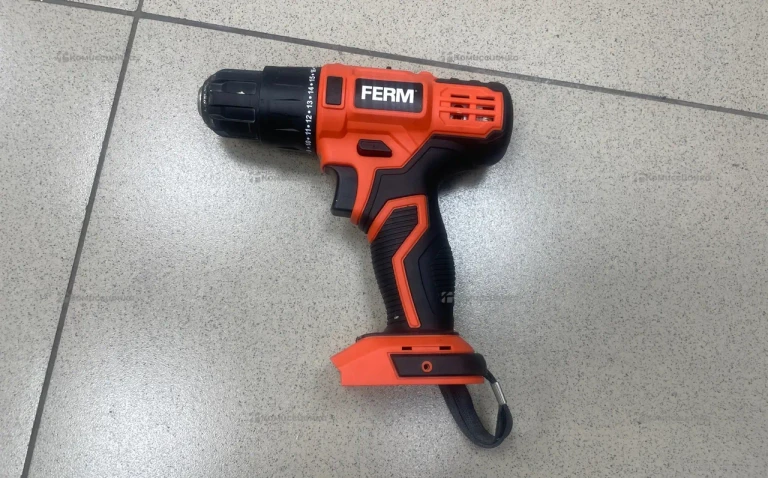 шуруповерт Ferm cdm1164