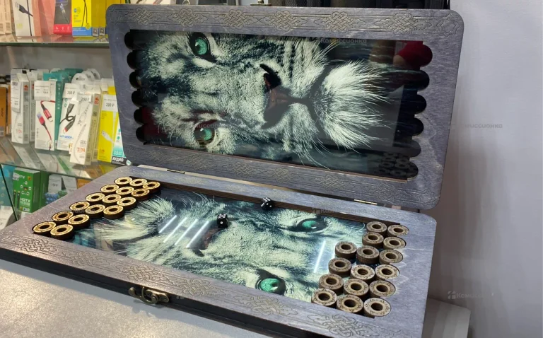 Нарды с картиной льва