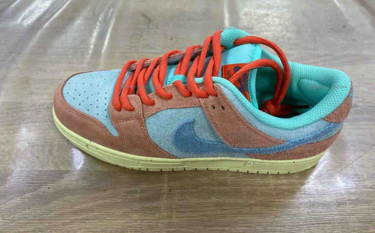 Кроссовки Nike цветные 43