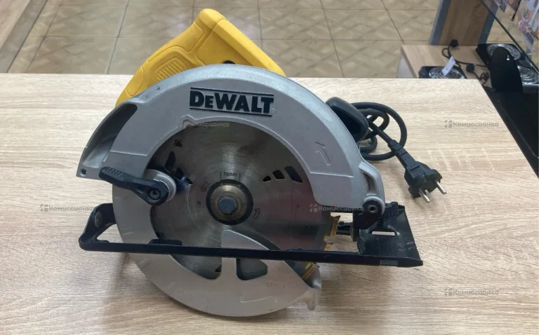 Дисковая пила dewalt DWE560