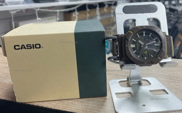 Часы  Casio Pro Trek