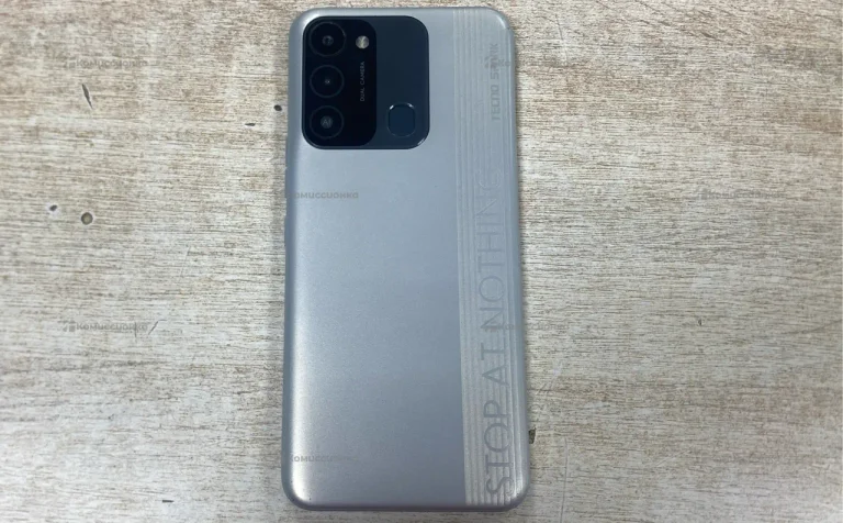 Tecno Spark 8C 4/64 ГБ