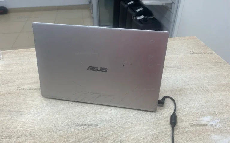 Ноутбук  ASUs Vivobook s330u