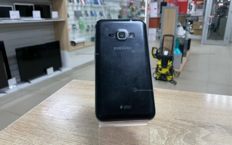 Samsung Galaxy J1 (2016) 1/8 ГБ