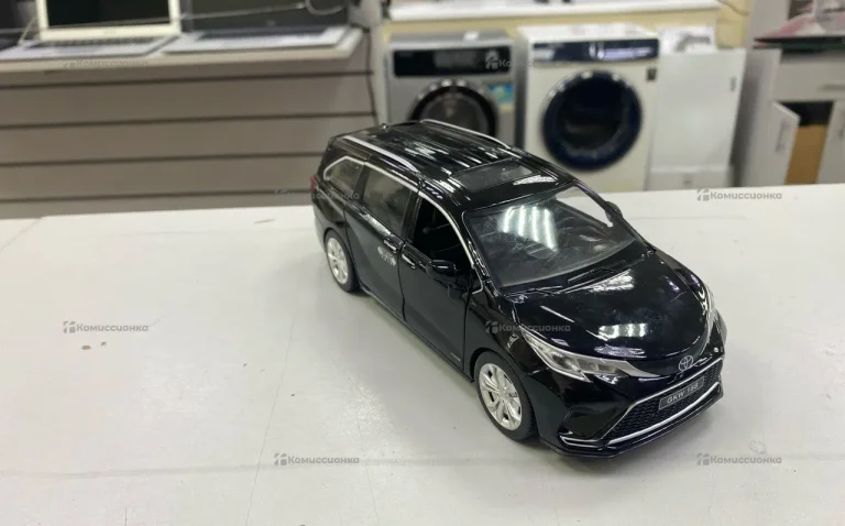 Toyota Sienna diecast store