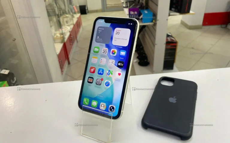 Apple iPhone 11 4/64 ГБ
