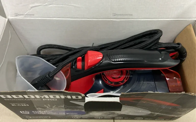 Утюг Redmond RI-C283