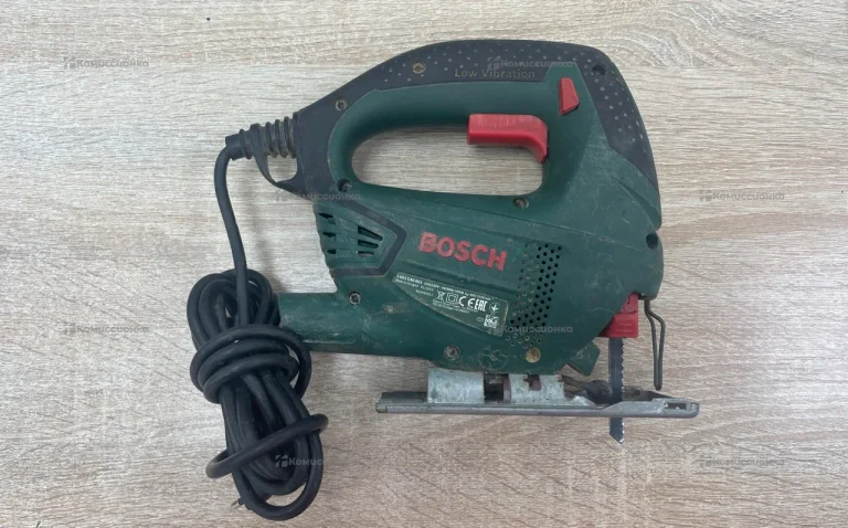 Электролобзик Bosch PST 700 PE