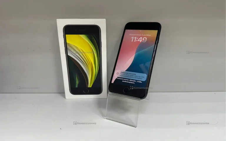 Apple iPhone SE (2020) 3/64 ГБ