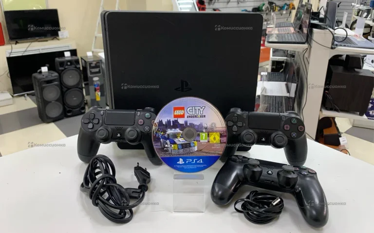 Приставка PS4 Slim 500Gb + 3 джостика + диск