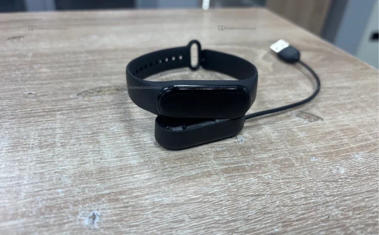 Часы  Xiaomi Mi band 4