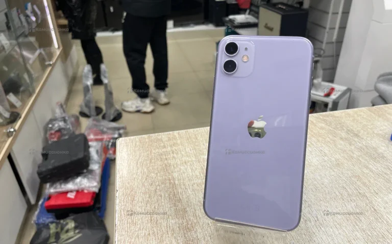 Apple iPhone 11 4/64 ГБ