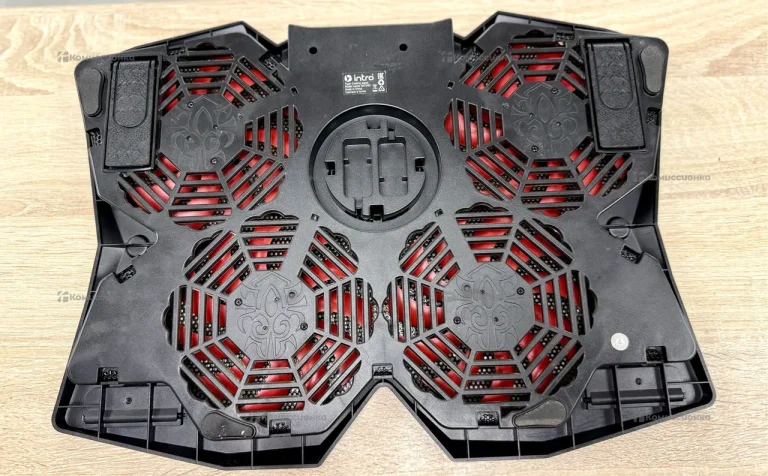 Охлаждающая подставка для ноутбука intro GXT290