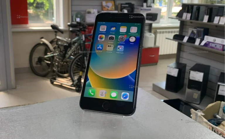 Apple iPhone 8 Plus 64 ГБ