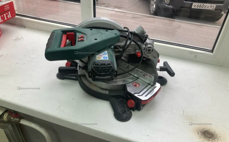 Торцовочная пила metabo KS 216 M Lasercut