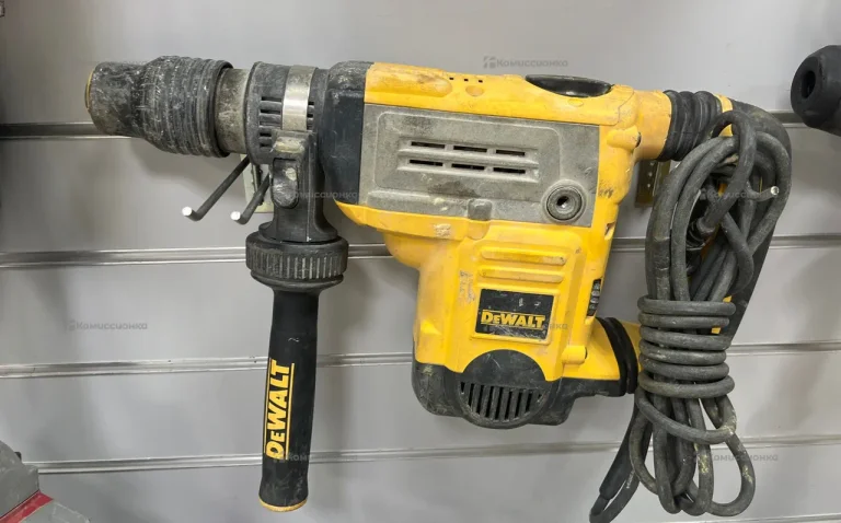 Перфоратор dewalt D25601