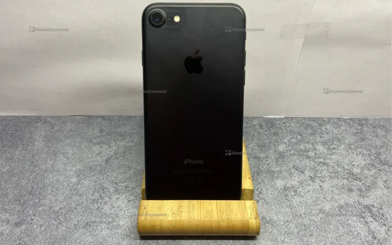 Apple iPhone 7 32 ГБ.