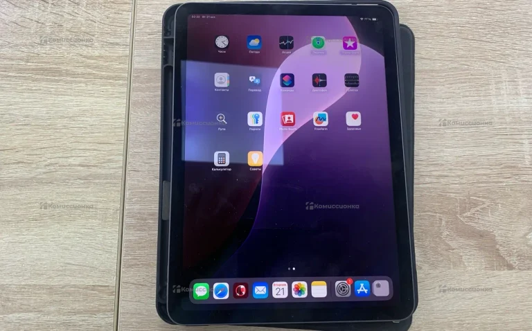 Планшет Apple iPad Air 4 64GB Wi-Fi.