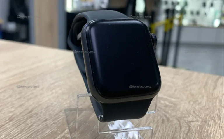 Часы  Apple Watch se