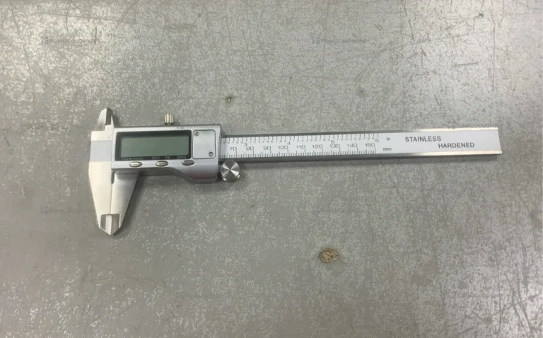 Цифровой штангенциркуль QST 0.01-150mm