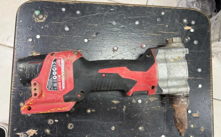 Заклепочник Milwaukee M12 BPRT-0