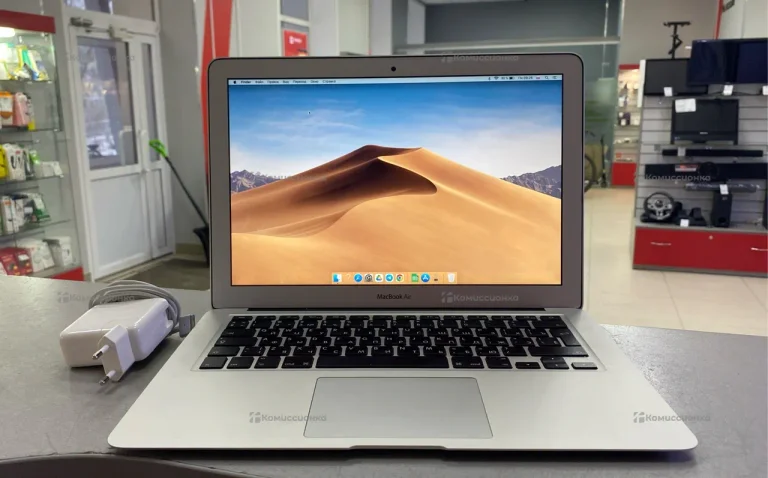 Apple MacBook Air (13-inch)2012