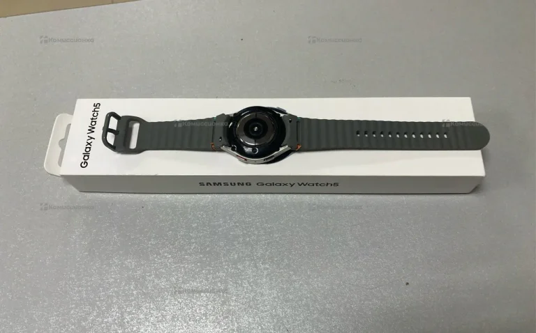 Часы  Samsung Galaxy watch 5