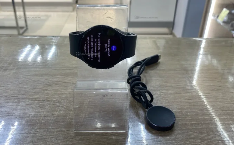 Часы  Samsung Galaxy watch 5 44mm