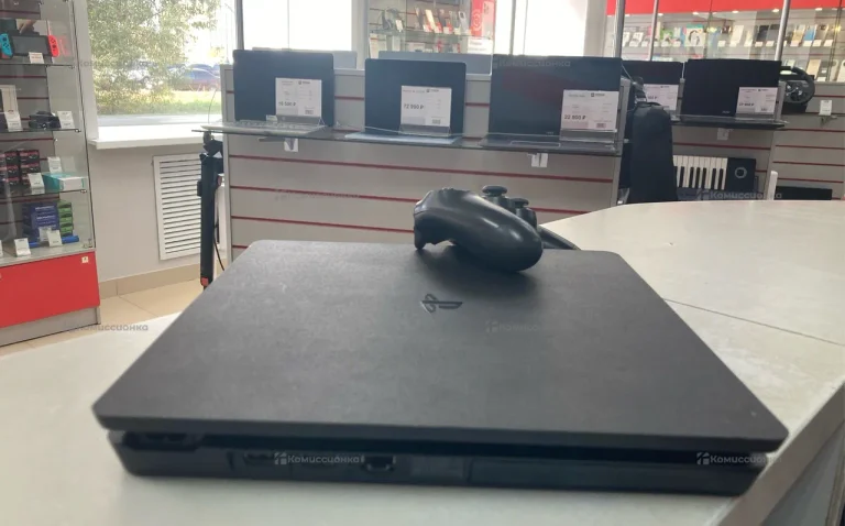 Приставка PS4. PlayStation 4 slim 500gb