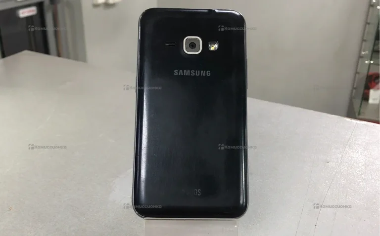 Samsung Galaxy J1 (2016) 1/8 ГБ