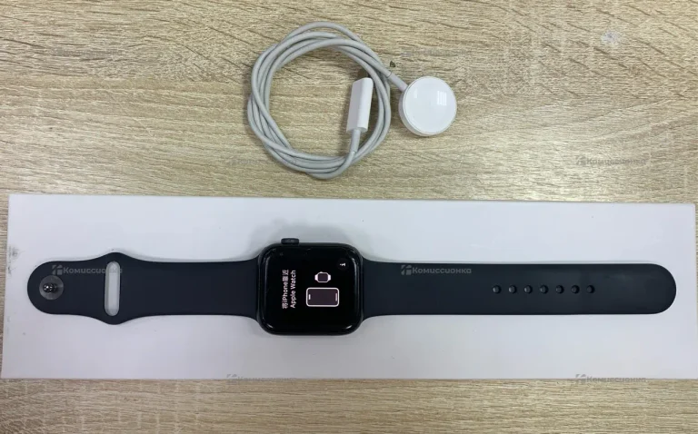 Часы Apple Watch SE 44mm