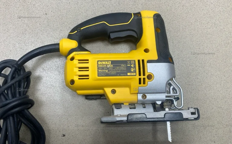 Электрический лобзик DeWALT DW349-ESUA