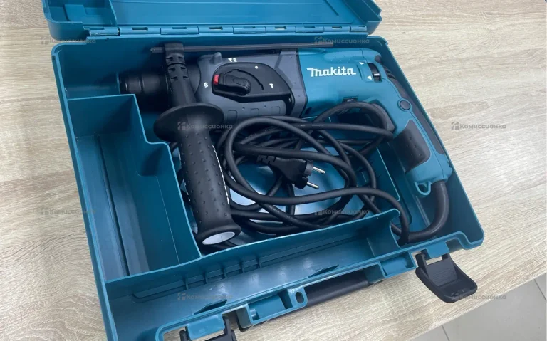 Перфоратор Makita Hr2470