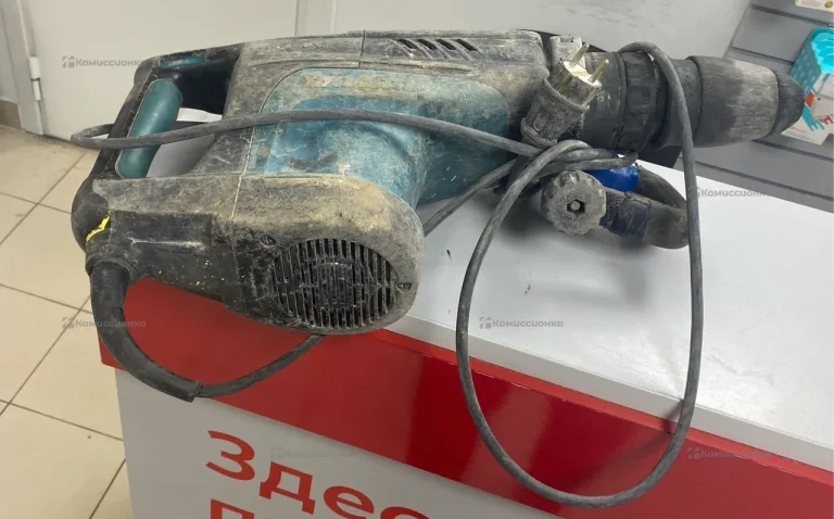 Отбойный молоток makita HM1203C