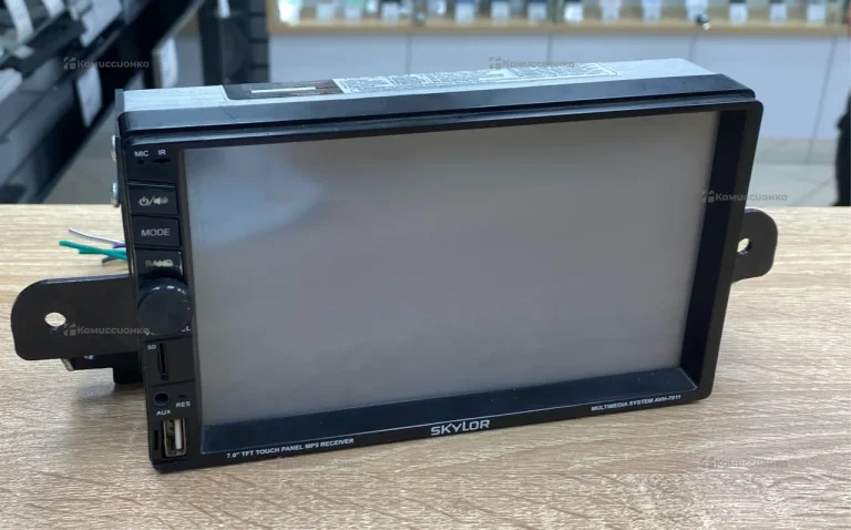 Автомагнитола Skylor AVH-7011