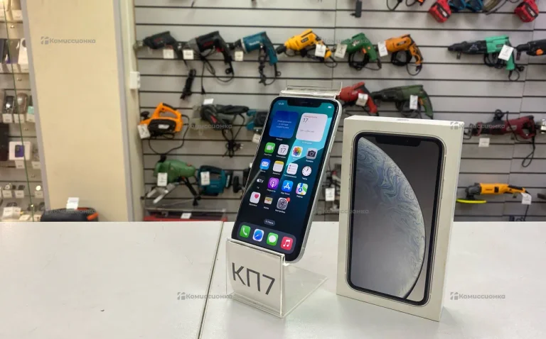 Apple iPhone XR 3/64 ГБ