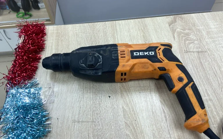 Перфоратор DEKO DKH950W